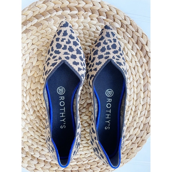 Rothys Leopard Print Points RETIRED 6 - Picture 5 of 8